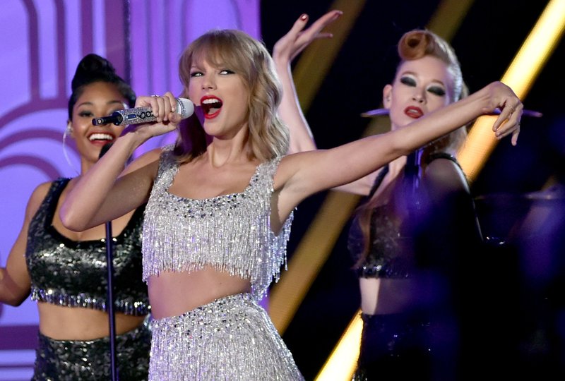 Taylor Swift at 2014 MTV Video Music Awards — photo 157