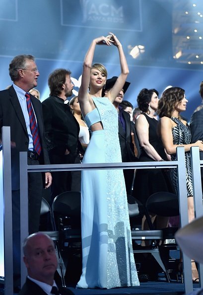 Taylor Swift at 50th Annual Academy Of Country Music Awards — photo 5