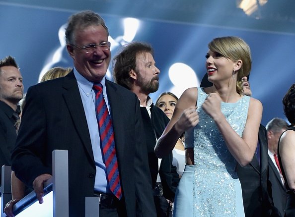 Taylor Swift at 50th Annual Academy Of Country Music Awards — photo 9