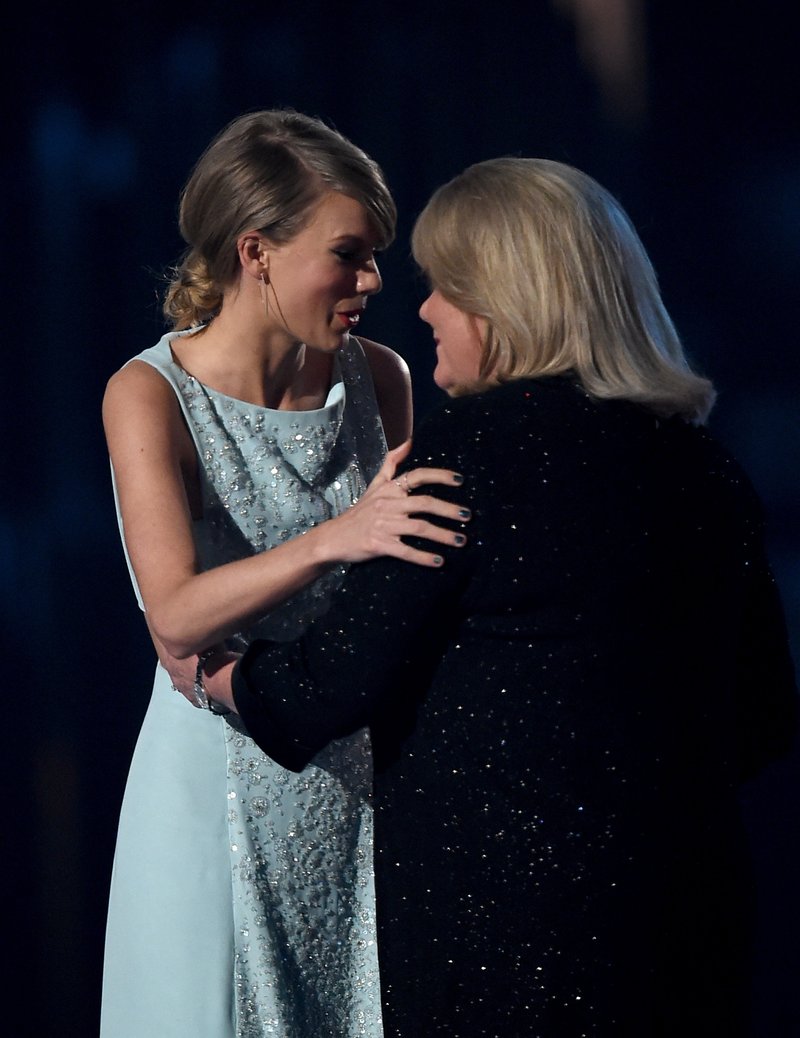 Taylor Swift at 50th Annual Academy Of Country Music Awards — photo 31