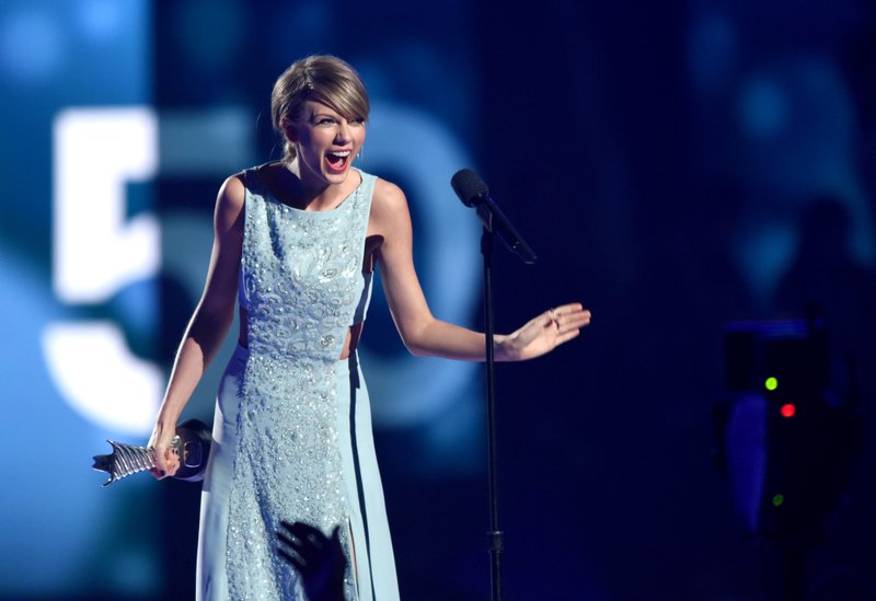 Taylor Swift at 50th Annual Academy Of Country Music Awards — photo 55