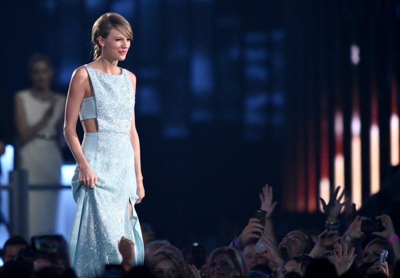 Taylor Swift at 50th Annual Academy Of Country Music Awards — photo 56