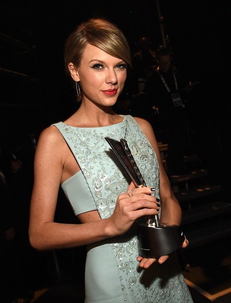 Taylor Swift at 50th Annual Academy Of Country Music Awards — photo 63