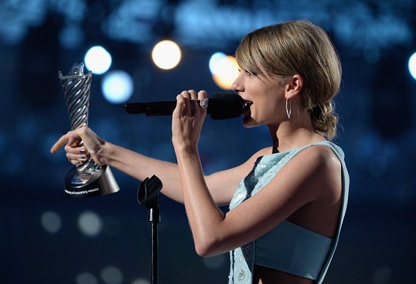 Taylor Swift at 50th Annual Academy Of Country Music Awards — photo 99