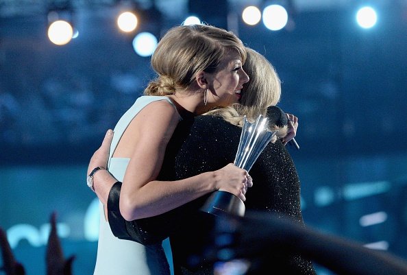 Taylor Swift at 50th Annual Academy Of Country Music Awards — photo 101