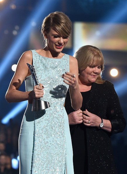 Taylor Swift at 50th Annual Academy Of Country Music Awards — photo 108