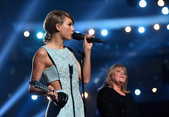 Taylor Swift at 50th Annual Academy Of Country Music Awards — photo 109