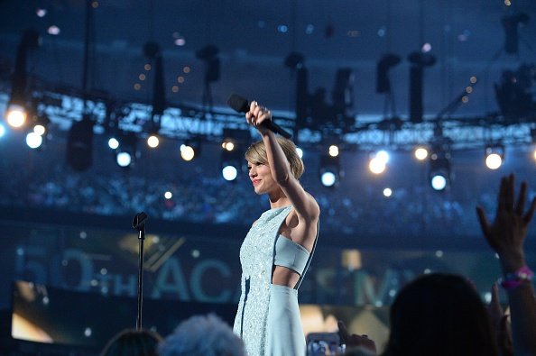Taylor Swift at 50th Annual Academy Of Country Music Awards — photo 123