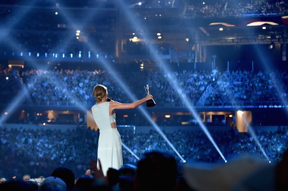 Taylor Swift at 50th Annual Academy Of Country Music Awards — photo 136