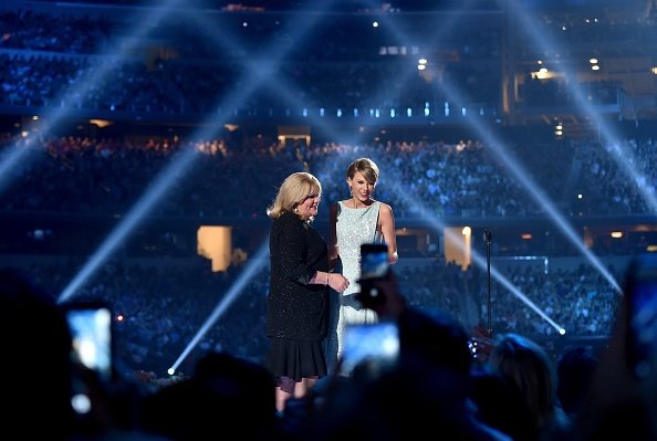 Taylor Swift at 50th Annual Academy Of Country Music Awards — photo 138