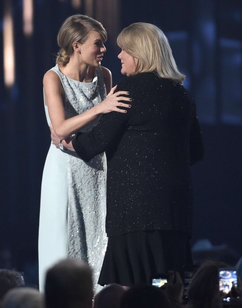 Taylor Swift at 50th Annual Academy Of Country Music Awards — photo 143
