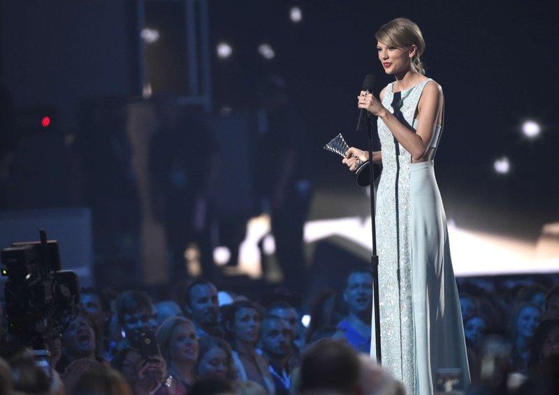 Taylor Swift at 50th Annual Academy Of Country Music Awards — photo 145