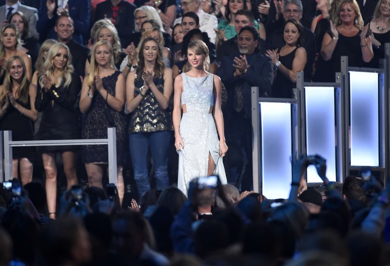 Taylor Swift at 50th Annual Academy Of Country Music Awards — photo 146