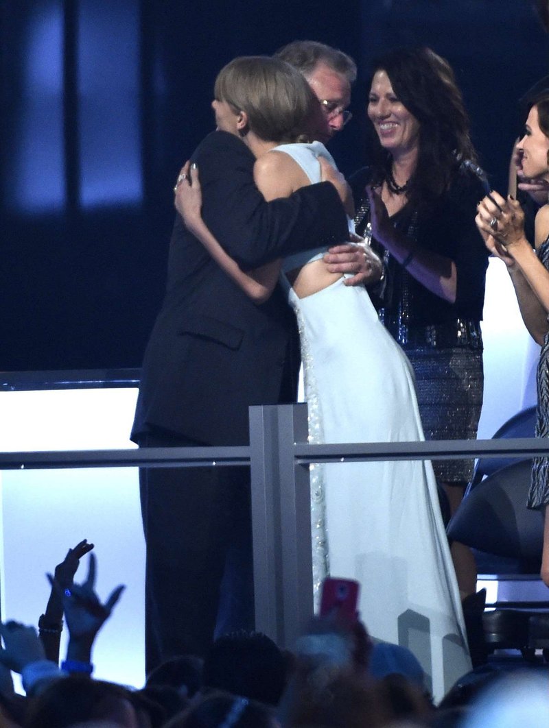 Taylor Swift at 50th Annual Academy Of Country Music Awards — photo 148