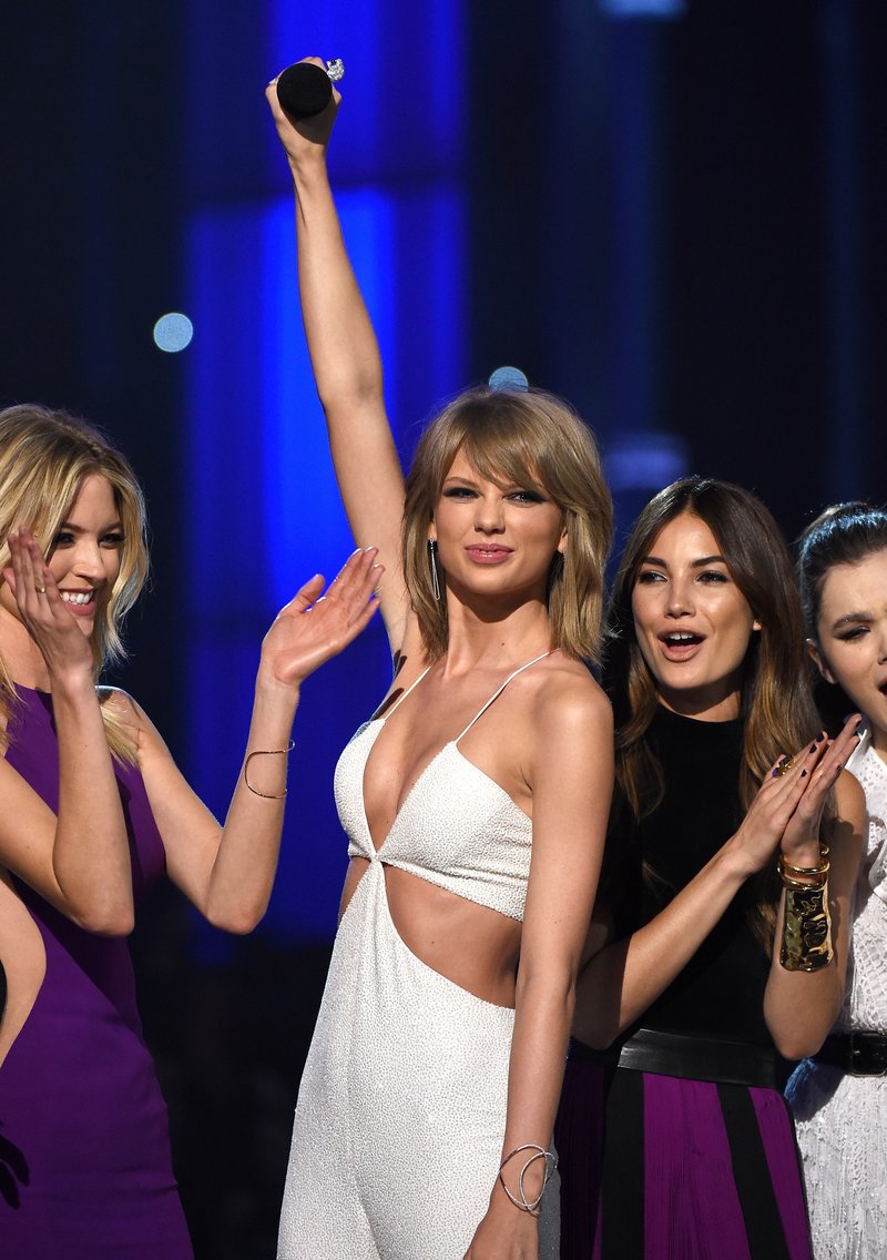 Taylor Swift at 2015 Billboard Music Awards — photo 42
