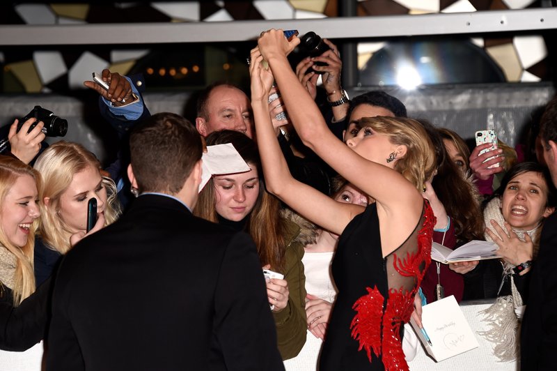 Taylor Swift at 2015 BRIT Awards — photo 33