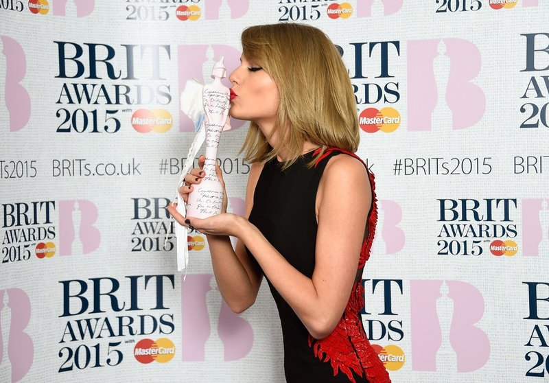 Taylor Swift at 2015 BRIT Awards — photo 56