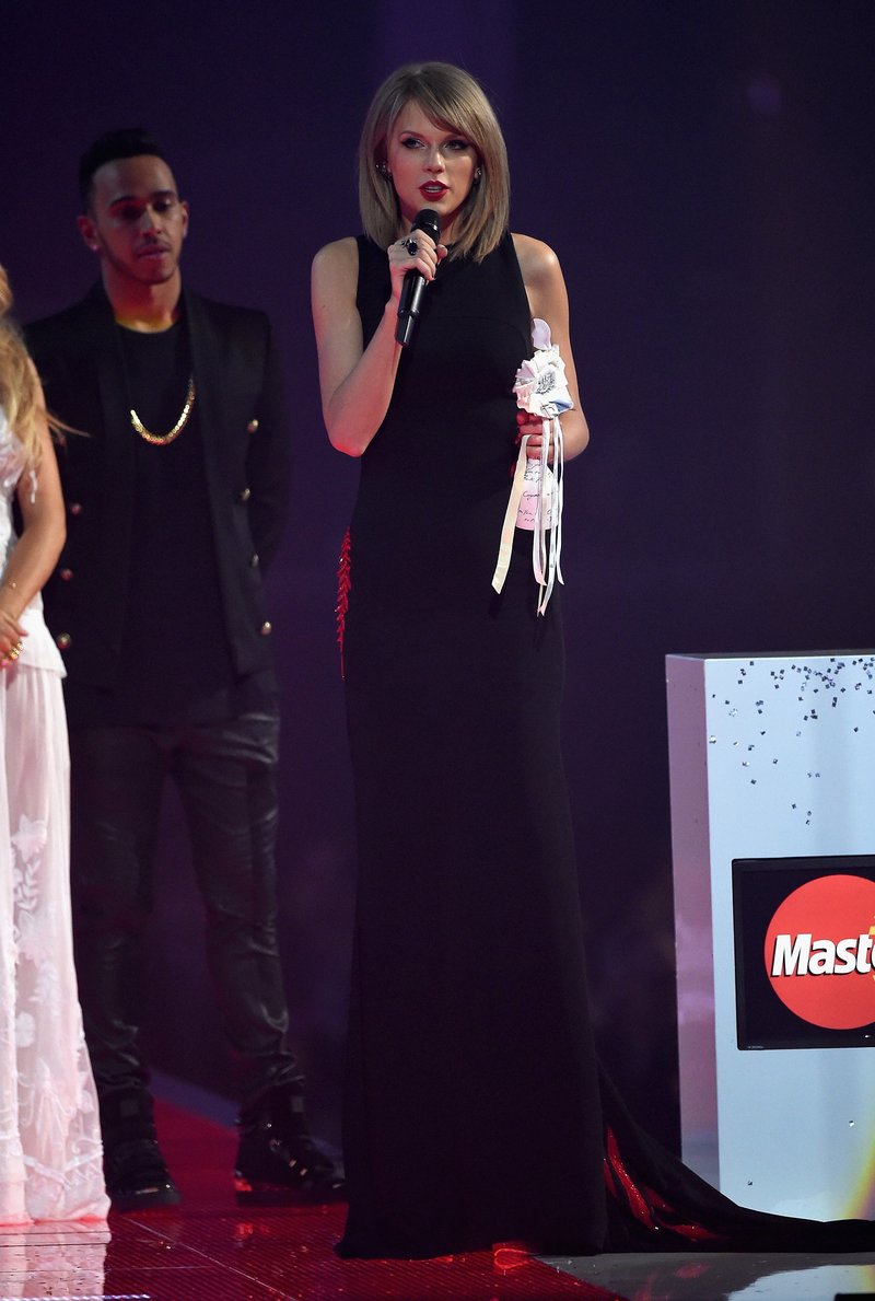 Taylor Swift at 2015 BRIT Awards — photo 77
