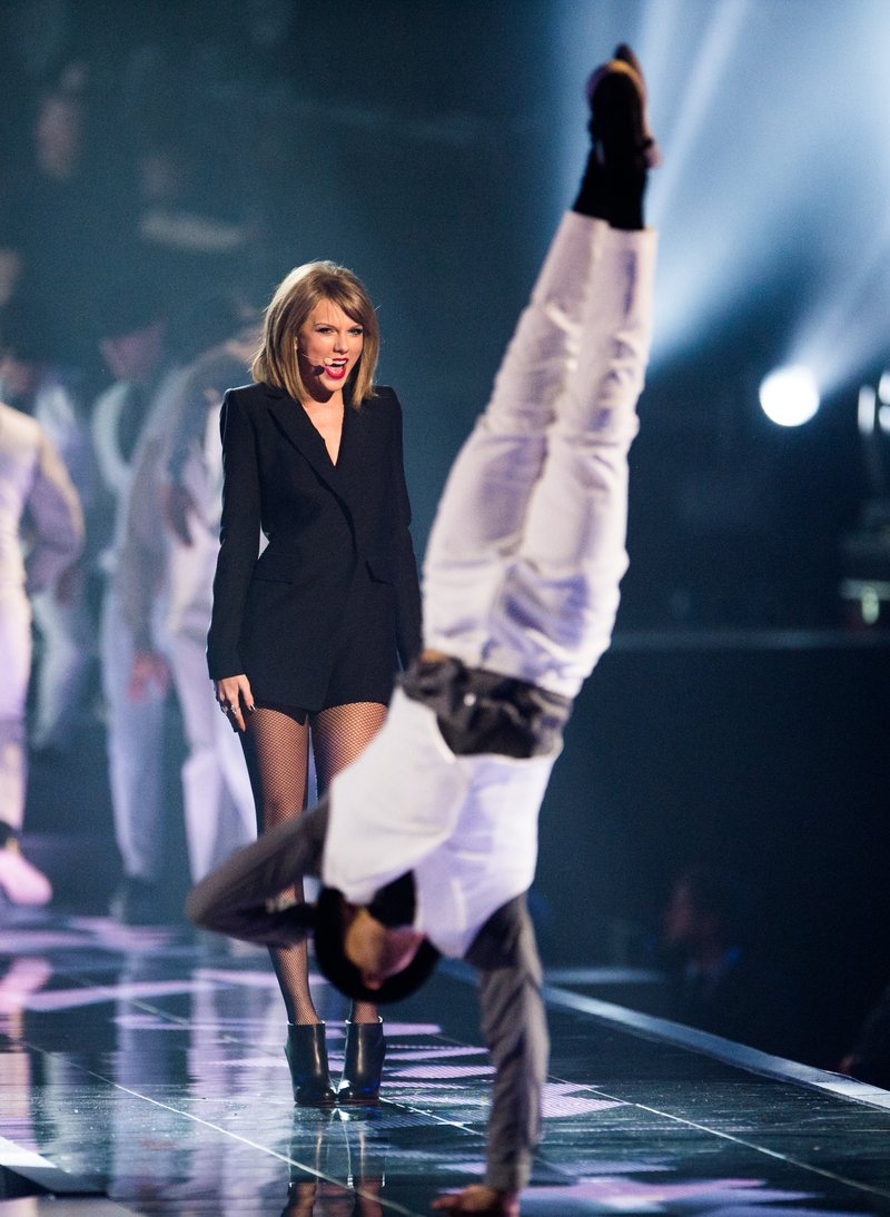Taylor Swift at 2015 BRIT Awards — photo 150
