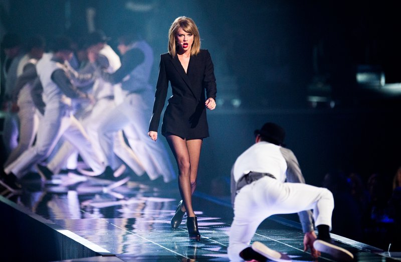 Taylor Swift at 2015 BRIT Awards — photo 151