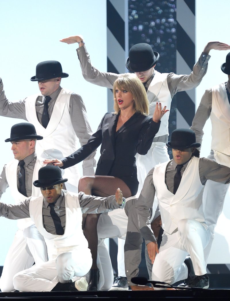 Taylor Swift at 2015 BRIT Awards — photo 170