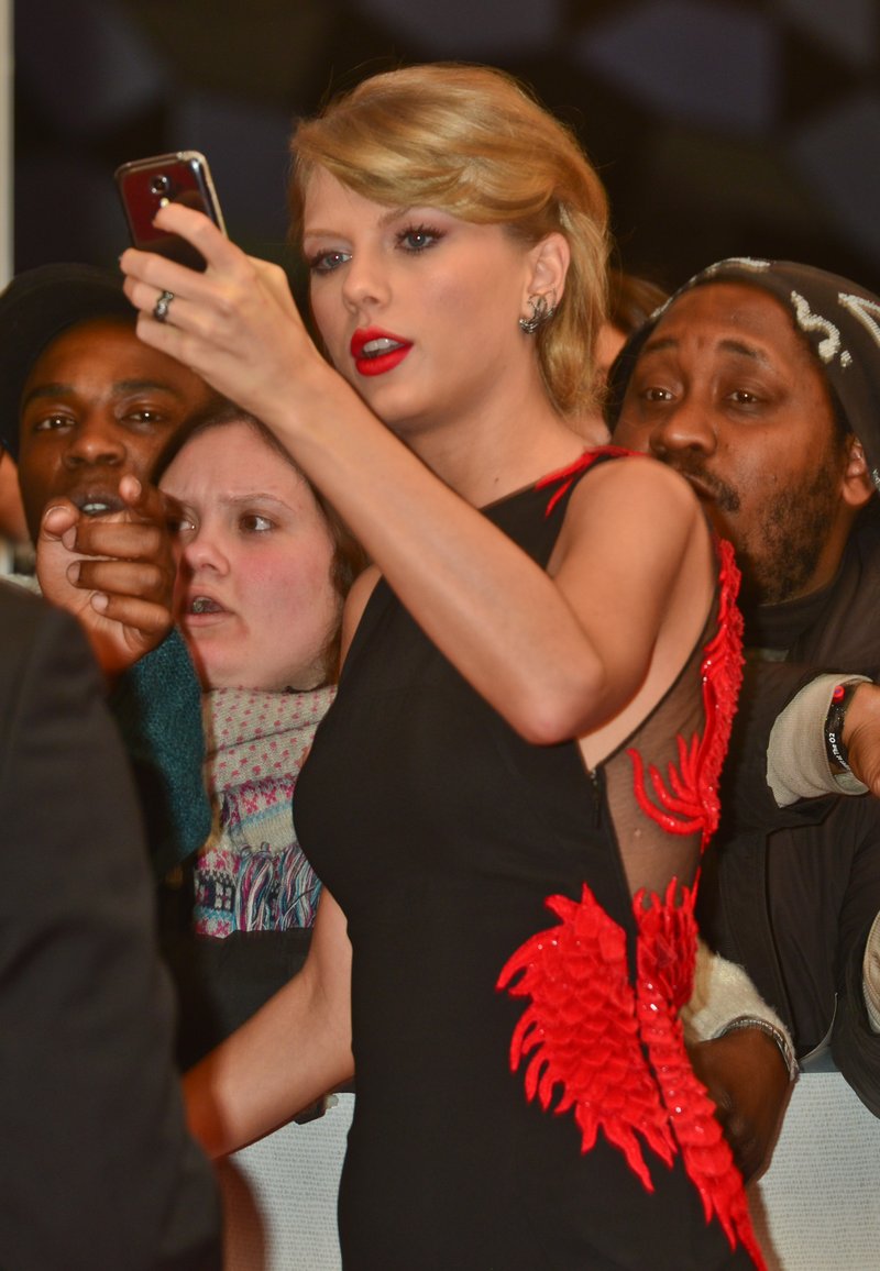 Taylor Swift at 2015 BRIT Awards — photo 202