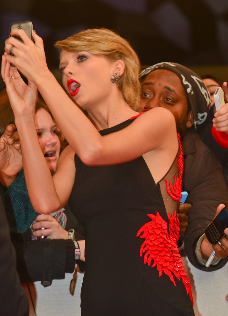 Taylor Swift at 2015 BRIT Awards — photo 203