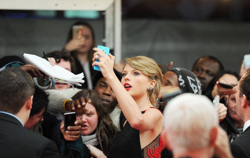Taylor Swift at 2015 BRIT Awards — photo 206