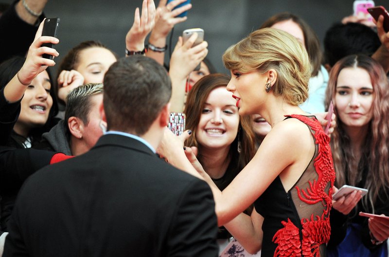 Taylor Swift at 2015 BRIT Awards — photo 212