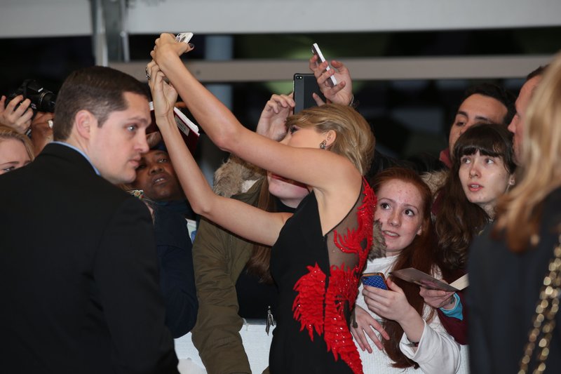 Taylor Swift at 2015 BRIT Awards — photo 258