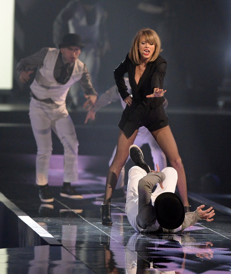 Taylor Swift at 2015 BRIT Awards — photo 331