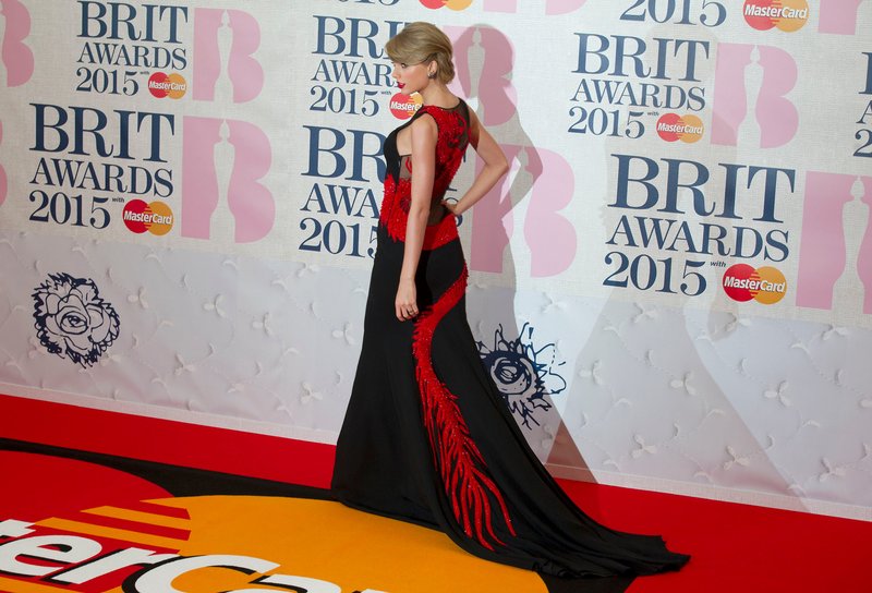 Taylor Swift at 2015 BRIT Awards — photo 357
