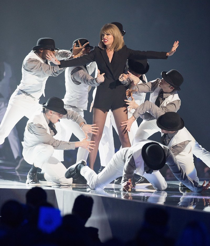 Taylor Swift at 2015 BRIT Awards — photo 440