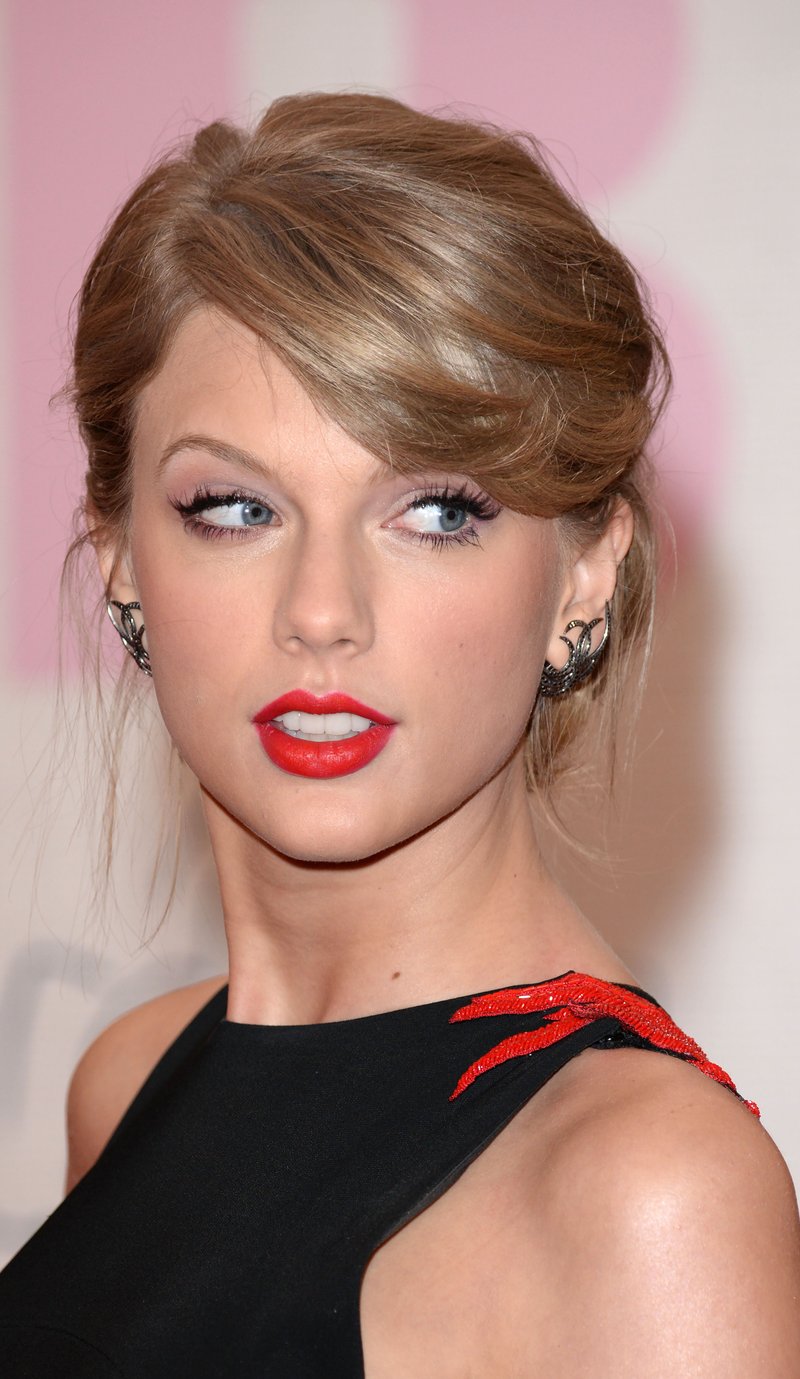 Taylor Swift at 2015 BRIT Awards — photo 446