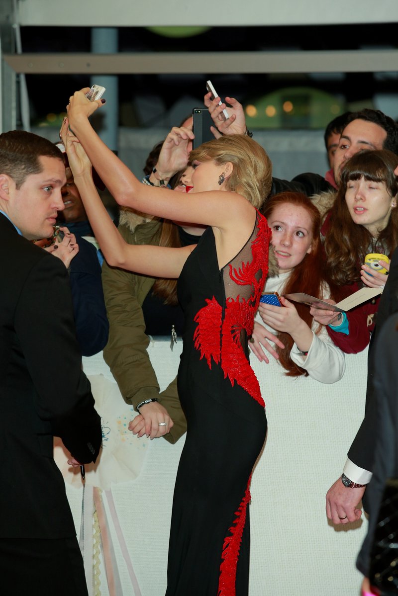 Taylor Swift at 2015 BRIT Awards — photo 477