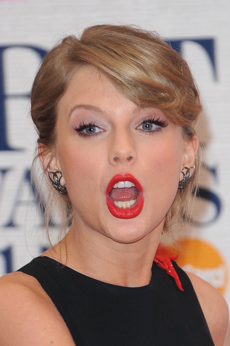 Taylor Swift at 2015 BRIT Awards — photo 495