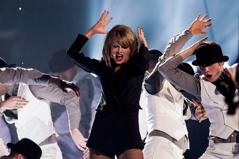 Taylor Swift at 2015 BRIT Awards — photo 515