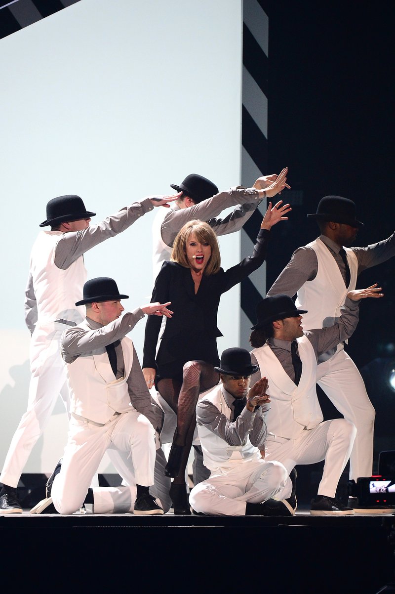 Taylor Swift at 2015 BRIT Awards — photo 539
