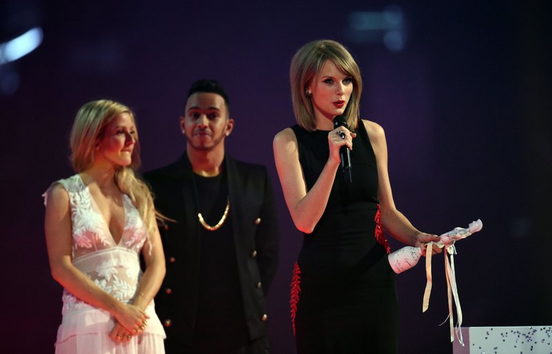 Taylor Swift at 2015 BRIT Awards — photo 556