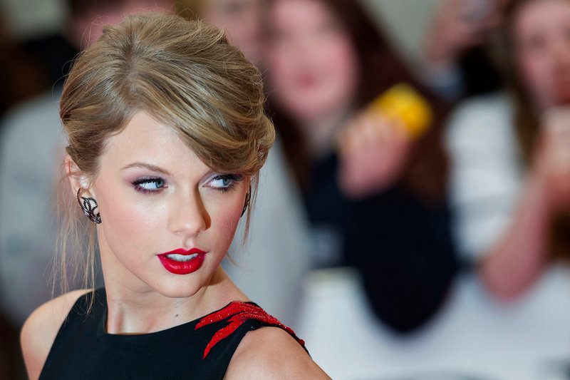 Taylor Swift at 2015 BRIT Awards — photo 565