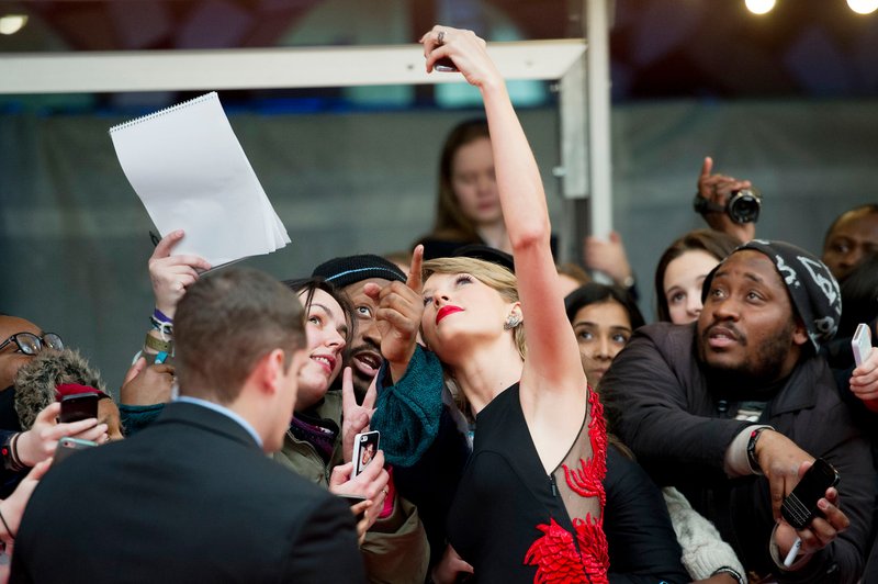 Taylor Swift at 2015 BRIT Awards — photo 567