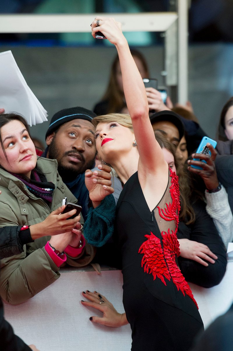 Taylor Swift at 2015 BRIT Awards — photo 570