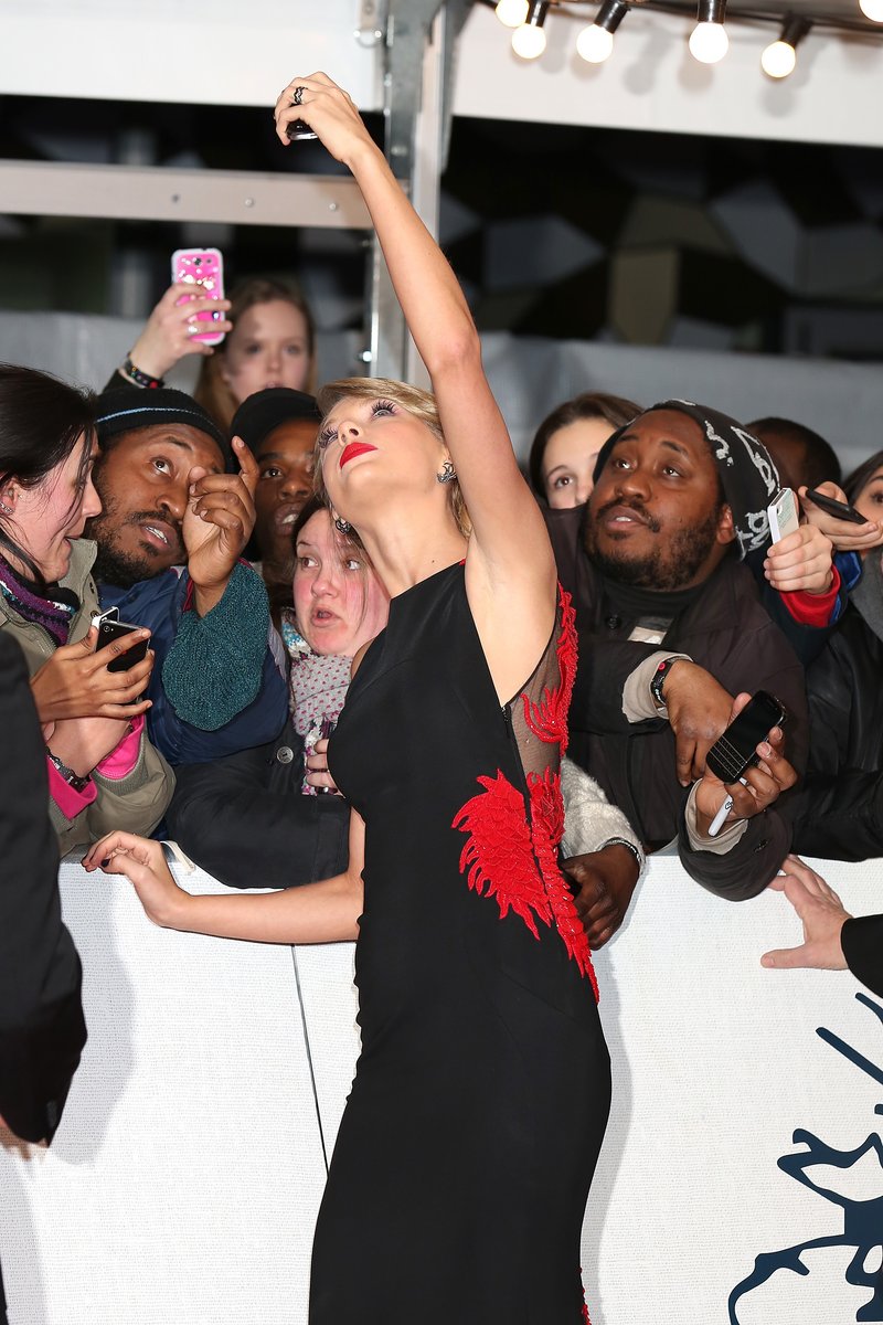 Taylor Swift at 2015 BRIT Awards — photo 578