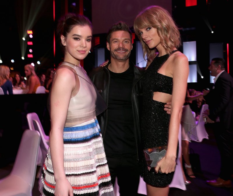 Taylor Swift at 2015 iHeartRadio Music Awards — photo 17