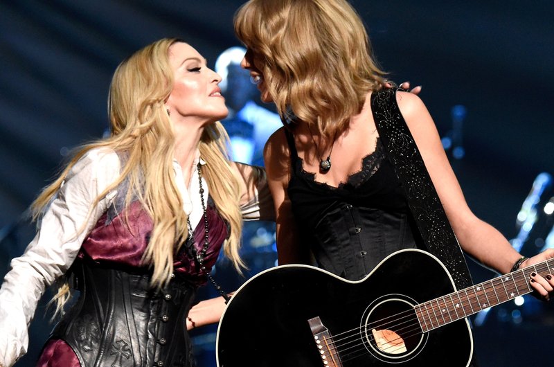 Taylor Swift at 2015 iHeartRadio Music Awards — photo 105