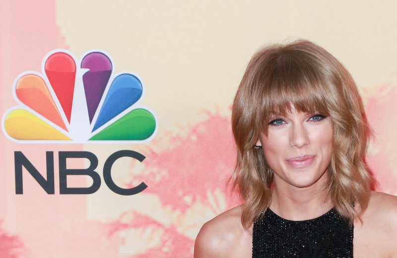Taylor Swift at 2015 iHeartRadio Music Awards — photo 275