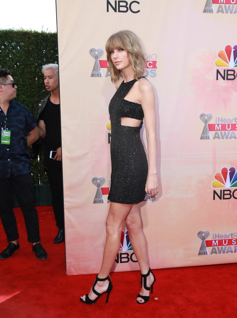 Taylor Swift at 2015 iHeartRadio Music Awards — photo 295