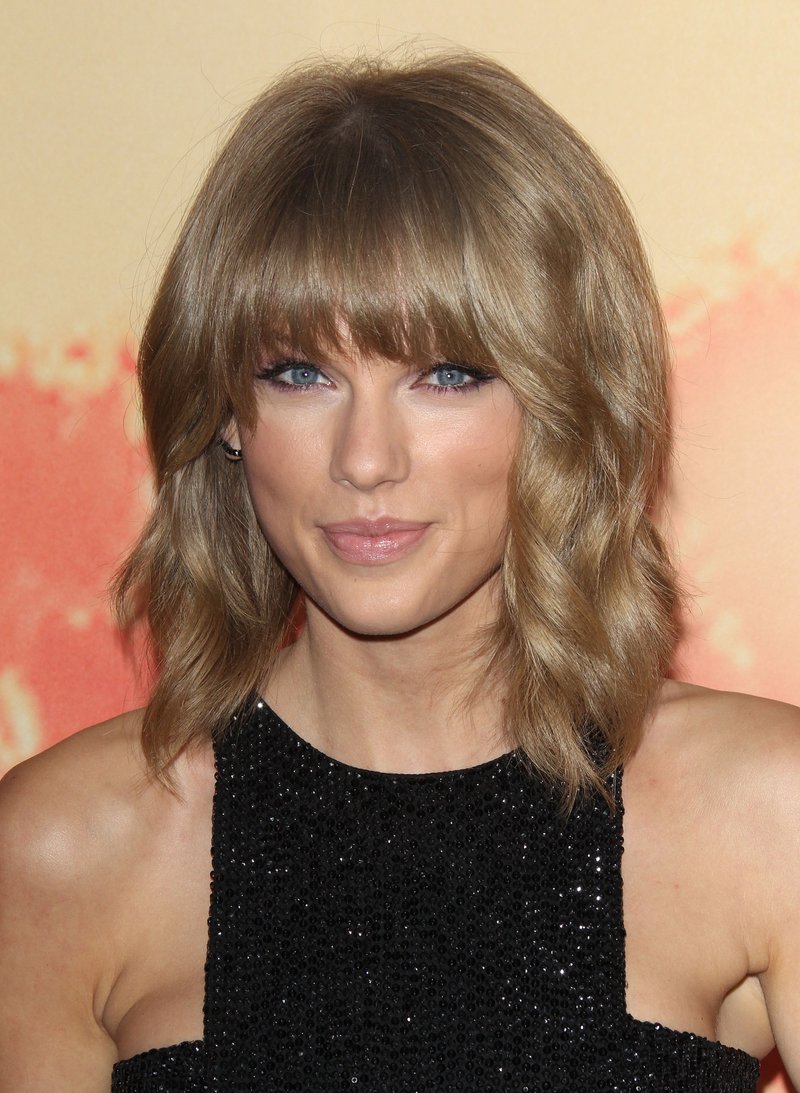 Taylor Swift at 2015 iHeartRadio Music Awards — photo 377