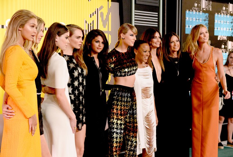 Taylor Swift at 2015 MTV Video Music Awards — photo 8