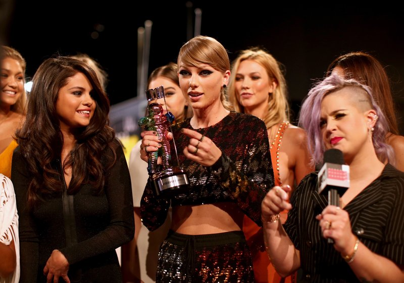 Taylor Swift at 2015 MTV Video Music Awards — photo 31
